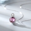 Elegante collar de plata con colgante redondo de gema rosa y una cadena de eslabones fina - Collar / Rosa