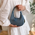 Blaue gewebte Halbmond-Tasche mit Reißverschluss und strukturierter Strick-Optik - Blau