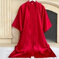 Elegante albornoz largo de satén rojo con acabado de seda y cinturón a juego para mujer - S / Rojo