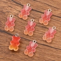 Pendentifs ours en résine avec dégradé orange-rouge et texture givrée sur bois - Ours Dégradé No.5