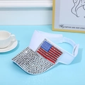 Visière blanche ornée de strass brillants et broderie du drapeau américain sur le côté - Réglable / Blanc