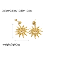 Goldene Sonnenstrahl-Ohrstecker aus 18K vergoldetem Edelstahl mit gehämmerter Struktur - Gold