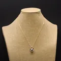 Collier doré avec pendentif panda mignon en nacre blanche et détails en émail noir - Collier de Clavicule Pendentif Panda (Style 4)