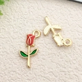 Goldener Rosenanhänger mit roter Emaille und grünen Blättern für DIY-Schmuckzubehör - 1 Stk. Rote Rose