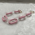 Detail of pink acrylic chain accessory with golden round metal clasps on plush background - 37cm / Frosted Pink Purple