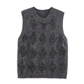 Detalle del chaleco de punto gris oscuro con rombos de lentejuelas brillantes - S / gris oscuro