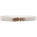 Gros plan sur la ceinture élastique blanche avec boucle en métal dorée en forme de feuille - Blanc