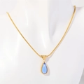 Halskette mit blauem Wassertropfen-Anhänger und 18K vergoldeter Schlangenkette - Dezember (Blau)