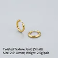 Orecchini a cerchio intrecciati dorati minimalisti di piccole dimensioni 2,5x10mm - Motivo a Torsione (Piccolo) / Oro
