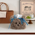 Bruine teddybeer pluche tissuedooshoes met blauwe linten en zachte krullende stof - Klassieke Teddybeer Stijl / koffiekleur