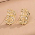 Orecchini a lobo dorati simbolo Bitcoin con cristalli trasparenti su tessuto beige - Oro (263)