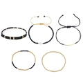 Fünfteiliges Armband-Set in Schwarz und Gold mit Kleeblatt-Anhänger auf weißem Hintergrund - 5-Teiliges Set (JS-S25112503A)