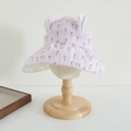 Détail du chapeau de soleil lilas avec oreilles de lapin 3D et motifs de tulipes - 52cm (3-6 Ans) / Mauve Clair