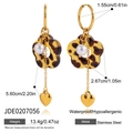 Dettaglio orecchini cuore fiore leopardo da 5,60 cm in acciaio inossidabile - Stile Fiore Leopardato Perla Artificiale Cuore (JDE0207056)