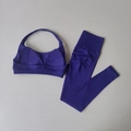 Set yoga senza cuciture viola scuro con leggings a compressione a vita alta e reggiseno - Taglia S / Top E Pantaloni / Blu viola