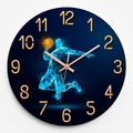 Orologio tondo 30cm con quadrante blu sfumato e motivo di giocatore di basket arancione - Passione Basket