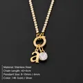 Prachtige gouden roestvrijstalen tennisketting met beginletter a en glanzende strass-hanger - Letter A (XNL0103) / Goud