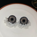 Orecchini a fiore in zircone nero con perle artificiali in stile vintage raffinato - Perno in argento-Nero