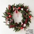 50cm Kerstkrans met dennennaalden, rode bessen, dennenappels en schattige poppen - Krans Stijl (50CM)