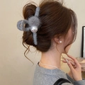 Elegante pinza per capelli grigia con pon pon e perla grande per acconciature autunnali - Grande / Grigio