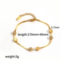 Goldenes Kleeblatt Armband mit Schlangenkette und Kristallen aus Edelstahl gefertigt - Goldene Vierblättriges Kleeblatt Schlangenkette Armband (TB5124-FW)