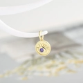 Goldener Evil-Eye-Anhänger mit lila Zirkon und graviertem Sonnenstrahl-Muster - Violetter Zirkonia
