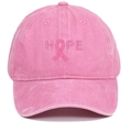 Detail der pinkfarbenen Baseballkappe aus Baumwolle mit HOPE-Text und Schleifen-Stickerei - Einheitsgröße / Rosa