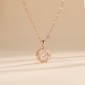 Collar de acero inoxidable oro rosa con colgante de corazón y circón móvil brillante - Oro rosa
