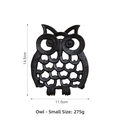 Dessous de plat chouette en fonte marron rustique montrant les dimensions de 14,5 cm - Petit Dessous de Hibou - Noir