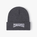 Bonnet en maille gris foncé avec broderie METERULE blanche sur le revers plié - Gris Chiné Foncé