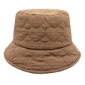 Detailweergave van de camelbruine vissershoed met verfijnd hartvormig doorgestikt patroon - M (56-58cm) / Khaki