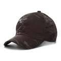 Detalle de gorra de béisbol de cuero leopardo marrón con tejido texturizado resistente - Talla Única(Ajustable) / café