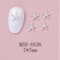 Dettaglio gioielli per unghie a stella marina argentata con micro diamanti su rosa - Stile Stella Marina con Strass (AN38)