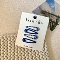 Set di quattro graziose mollette blu floreali su carta bianca con etichetta fatta a mano - Stile 8-Stampato Blu