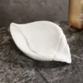White ceramic shell shaped soap dish bathroom draining soap holder decorative tray 15.8cm - Conch Soap Box - (White)
