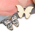 Bunte Emaille- und goldene strukturierte Schmetterlingsanhänger für DIY-Schmuckherstellung - Weißer Bedruckter Schmetterling (21x15 mm)