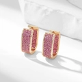 Rechteckige Goldohrringe mit pinkfarbenen Zirkonia-Mikropflaster und Klappverschluss - Gold mit magenta Zirkonia