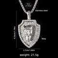 Colgante de lobo escudo plateado con diamantes de imitación y cadena de acero de 70 cm - Cabeza de Lobo Escudo + Cadena de Acero