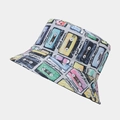 Sombrero de pescador blanco reversible con estampado retro de cintas de casete coloridas - M (56-58cm) / Estilo de Estampado Integral de Cassette Retro Fondo Blanco (9#色)