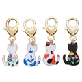 Vierteiliges Set Katzen-Emaille-Anhänger mit Herz-Karabinern und Blumenmustern - Bunter Emaille Katzen-Herz-Stil (ER717)
