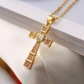 Halskette mit 18K vergoldetem Kreuz, rosa Zirkon-Besatz und Herz-Stein auf Buch - Gold mit rosa Zirkonia