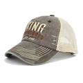 Dettaglio del ricamo KING SPORTSWEAR e della tesa usurata sul cappello da baseball - Regolabile / caffè
