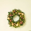 Christmas wreath with LED lights, green pine needles, and assorted gold decorative balls - 40cm Christmas Wreath (with Lights)