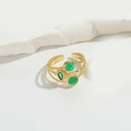 Bague ouverte multicouche plaquée or 14K avec zircons verts et texture torsadée - Trois Pierres Vertes/Poire et Ronde/Anneau Torsadé