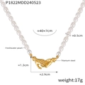 Collier élégant en perles avec pendentif mains jointes en acier inoxydable doré - Style Perle de Coquillage Dorée