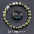 Detailed view of moonlight stone bracelet with blue sheen and raw labradorite stone - Moonstone/Labradorite