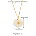 Detail showing 45cm gold O-chain with 1.4cm shell flower pendant and white pearl beads - Gold N06059G (1.4cm Flower Pendant)