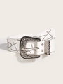 Dettaglio di una cintura punk in pelle bianca con borchie e fibbia in metallo incisa - Stile con Borchie e Fibbia Incisa da 3,8 cm / Bianco