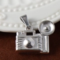 Vintage camera shape pendant in polished silver finish made of high quality stainless steel - Camera - Steel