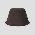 Detailopname van bruine corduroy vissershoed met rafelrand en zwart stoffen label - M (56-58cm) / donkergrijs
